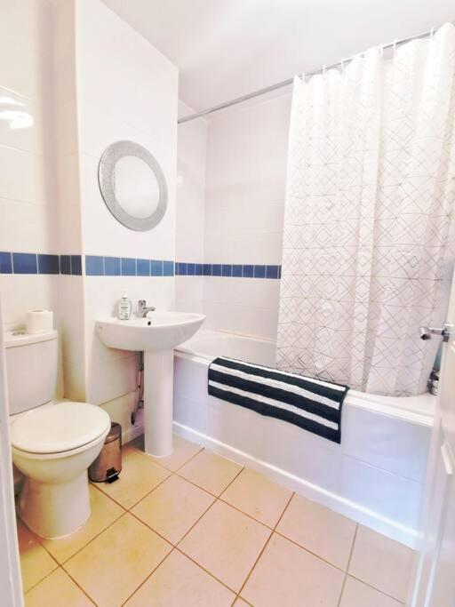 Apartment Fivehill Sheffield-en-suite-parking-long Sheffield
